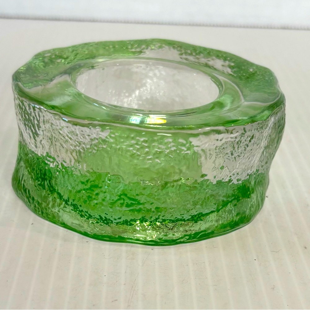Partylite Iceland Green Textured Glass Round  Tealight Votive Candle Holder